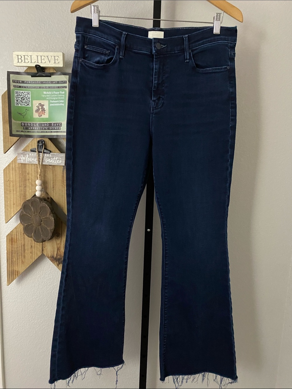 MOTHER Women's Dark Blue Flared Jeans Lil’ Weekender Fray 16.5-18”w 11”rise 29”L - Picture 3 of 8
